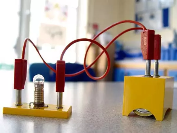 همه چیز درباره مدارهای الکتریکی