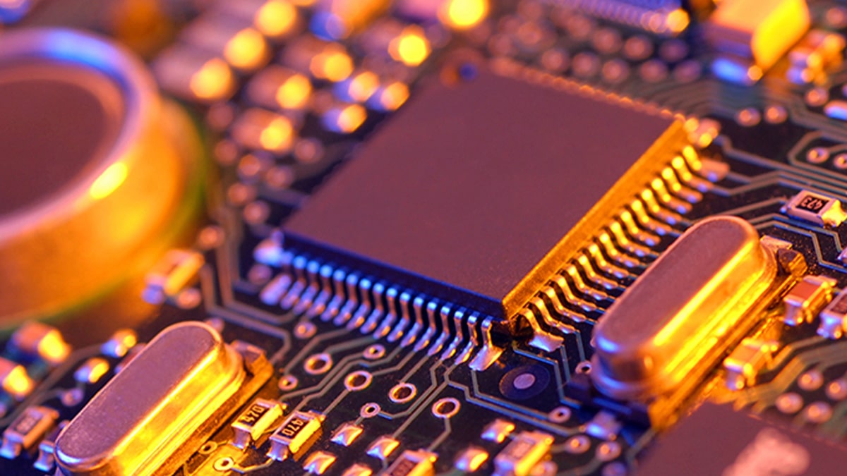 آموزش الکترونیک: جادوی نامرئی دنیای فناوری